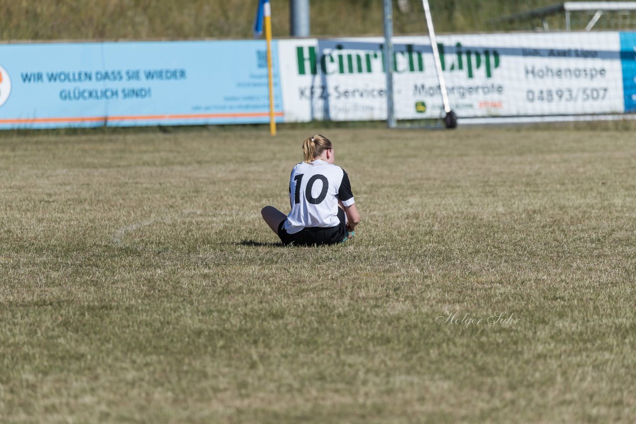 Bild 355 - wBJ TuRa Meldorf/Buesum - JFV Luebeck : Ergebnis: 1:0